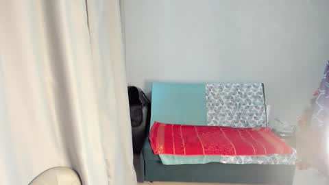 Elis online show from December 16, 2025, 1:32 am