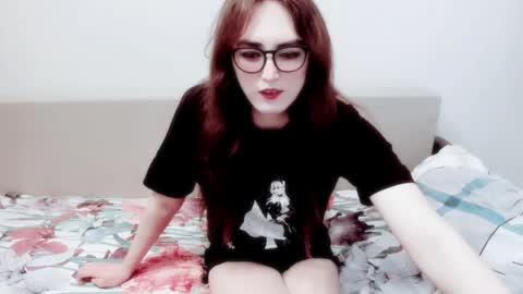 Snapshot of elisa_2001 chatting on May 23, 2026, 1:00 am Liza online show from May 23, 2026, 1:00 am