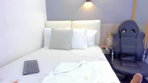 Elisa online show from March 28, 2026, 8:19 pm