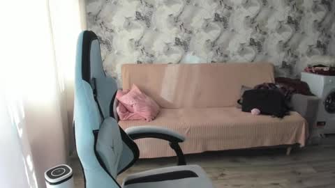 Aletta Oushen online show from September 30, 2025, 10:09 am