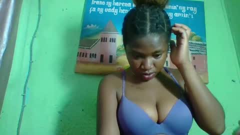 elisabeth2525 online show from January 14, 2025, 10:02 pm