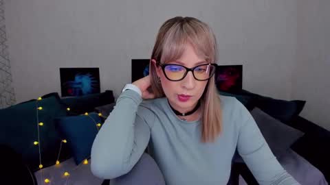 Elisabeth online show from February 4, 2025, 2:32 pm