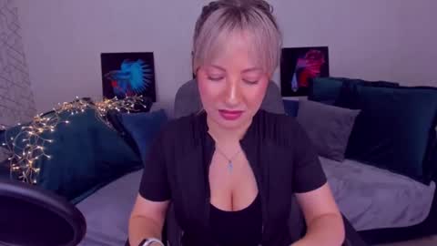 Elisabeth online show from February 24, 2025, 8:03 pm