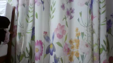 elisacich online show from March 3, 2026, 7:42 pm