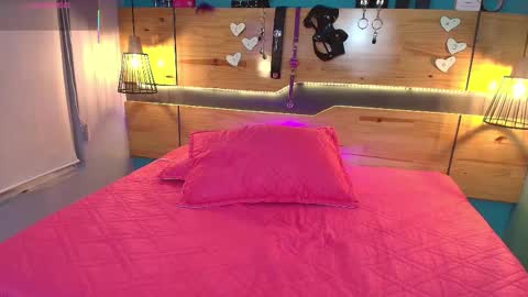 Elisa Sue online show from February 19, 2026, 4:19 am