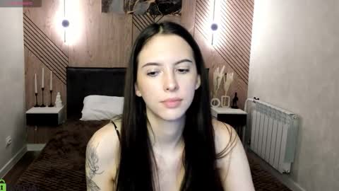 Elise online show from March 6, 2026, 1:24 am