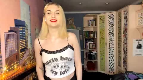 Snapshot of elishamanon chatting on May 5, 2026, 10:23 am Kate online show from May 5, 2026, 10:23 am