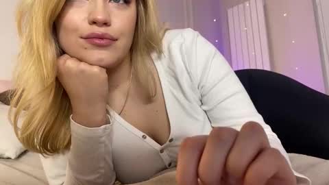 Stephanie online show from December 20, 2025, 6:59 pm