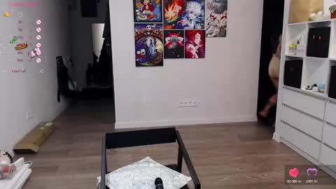 Snapshot of eliza_benet_ chatting on December 3, 2024, 1:21 pm Ari online show from December 3, 2024, 1:21 pm