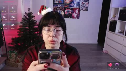 Snapshot of eliza_benet_ chatting on December 21, 2024, 5:51 pm Ari online show from December 21, 2024, 5:51 pm