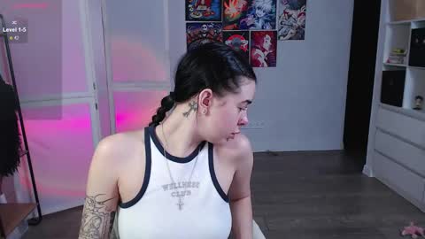 Snapshot of eliza_benet_ chatting on January 23, 2025, 3:11 pm Ari online show from January 23, 2025, 3:11 pm