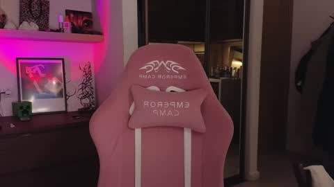 Elizabeth online show from March 12, 2026, 7:42 pm