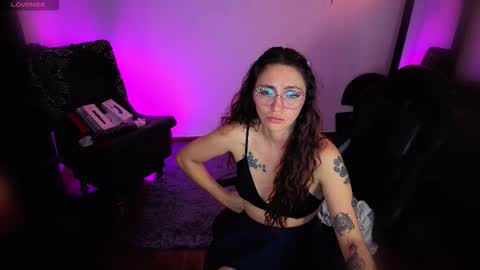 elizabeht_911 online show from September 15, 2025, 3:39 am