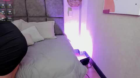 elizabeth online show from September 26, 2025, 7:40 pm