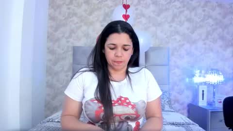 Elizabeth online show from March 3, 2025, 9:15 pm