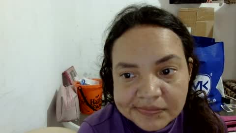 Elizabeth Martinez  online show from June 18, 2026, 5:17 pm