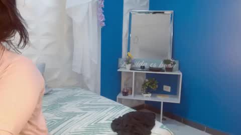 Elizabeth  online show from April 12, 2026, 11:48 am