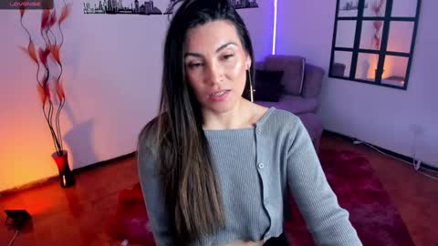 Elizabeth online show from February 25, 2025, 6:42 pm