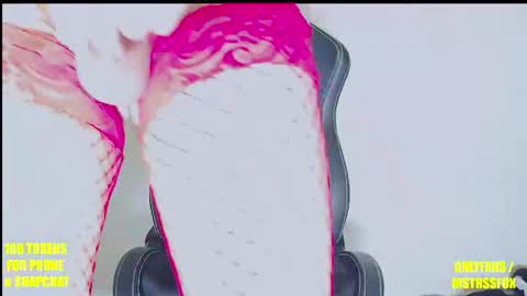 Snapshot of elizabethfox chatting on July 21, 2026, 8:33 pm elizabethfox online show from July 21, 2026, 8:33 pm