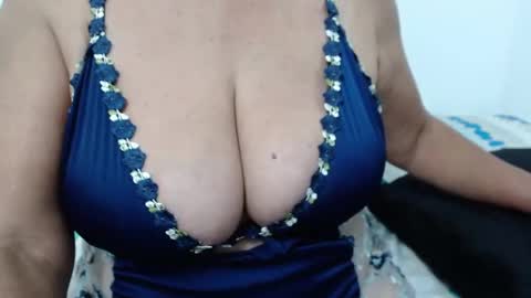 Snapshot of elizabethmiler chatting on May 25, 2026, 2:50 am ElizabethMiler online show from May 25, 2026, 2:50 am