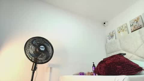 Eliza online show from November 29, 2025, 11:24 am