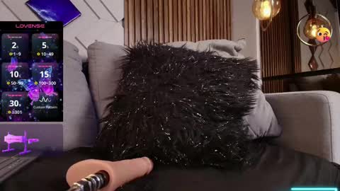 elizbeth_777 online show from March 1, 2025, 10:10 pm