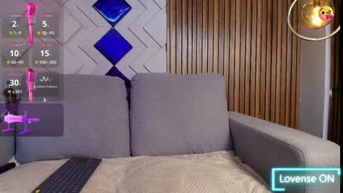 elizbeth_777 online show from March 3, 2025, 10:10 pm