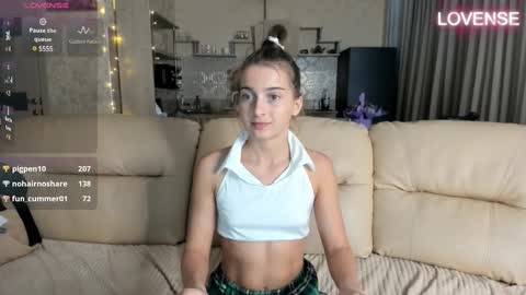 Eliz                               online show from March 10, 2025, 3:20 pm