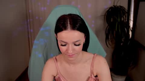 elizzza_ online show from February 15, 2025, 8:44 am