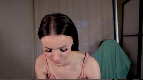 elizzza_ online show from February 15, 2025, 11:50 am