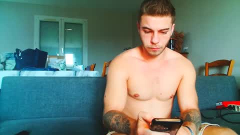 elkafit28 online show from April 1, 2026, 9:32 am