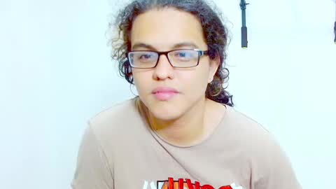 Snapshot of elkingthe chatting on December 4, 2024, 4:16 pm Diana online show from December 4, 2024, 4:16 pm