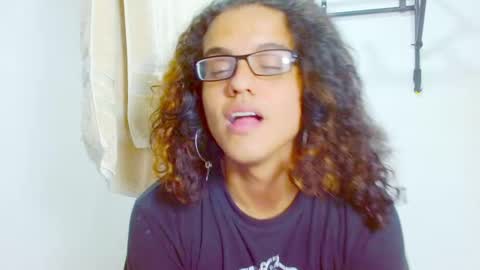 Snapshot of elkingthe chatting on February 9, 2025, 3:34 pm Diana online show from February 9, 2025, 3:34 pm