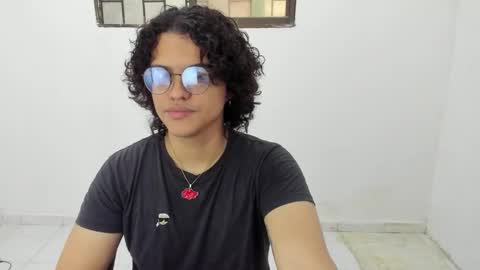 Snapshot of elkingthe chatting on December 4, 2025, 6:16 pm Diana online show from December 4, 2025, 6:16 pm