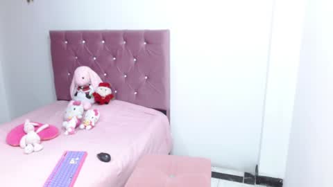 Ella  online show from December 12, 2024, 5:42 am