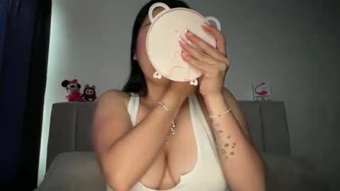 Snapshot of ella_aq chatting on June 18, 2026, 7:40 pm Ella online show from June 18, 2026, 7:40 pm