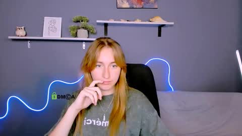 your kitty  online show from September 23, 2025, 1:03 pm