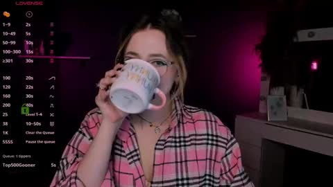 your kitty  online show from October 14, 2025, 2:18 pm