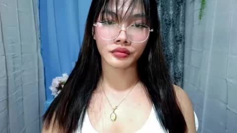 Ella online show from November 14, 2025, 3:49 am