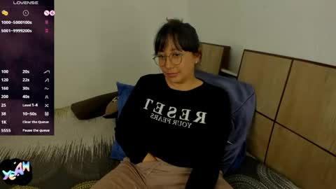 Snapshot of ella_harry chatting on May 30, 2026, 3:25 am Ella and Harry online show from May 30, 2026, 3:25 am