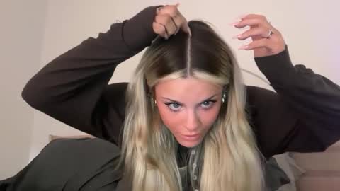 Ella online show from February 4, 2026, 4:29 am