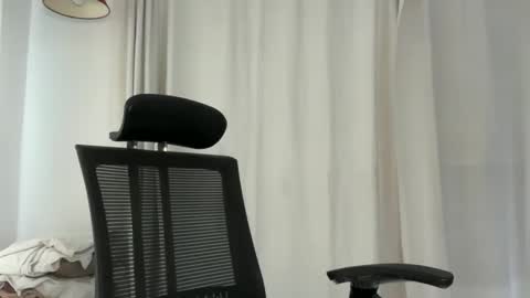 Ella online show from April 9, 2026, 7:36 am