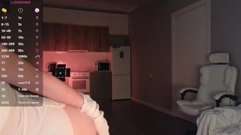 Lee online show from September 15, 2025, 2:44 am