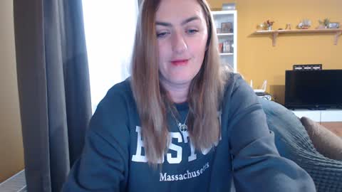 Ella  Max online show from January 28, 2025, 7:00 am