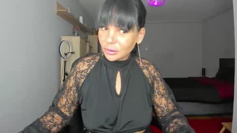 Ella online show from September 30, 2025, 3:50 pm