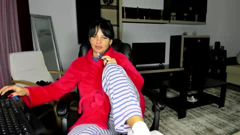 Ella online show from April 10, 2026, 10:03 pm