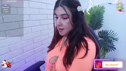 ella_tay1 online show from December 3, 2025, 3:03 am