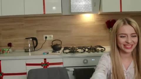 Ella online show from December 18, 2024, 6:57 pm