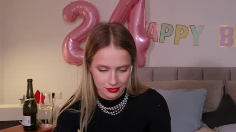 Ella online show from March 1, 2025, 10:42 pm