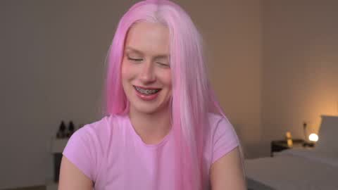 Ella online show from April 9, 2026, 6:46 pm